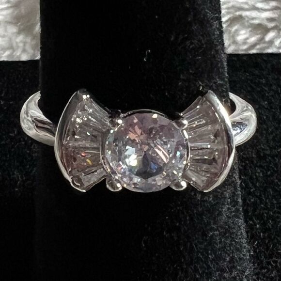 Cubic Zirconia Bow Tie Fashion Ring - Picture 1 of 5